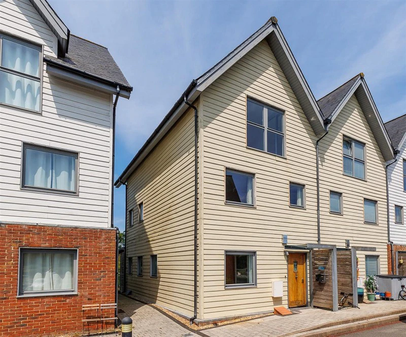 Property PRA11801 main